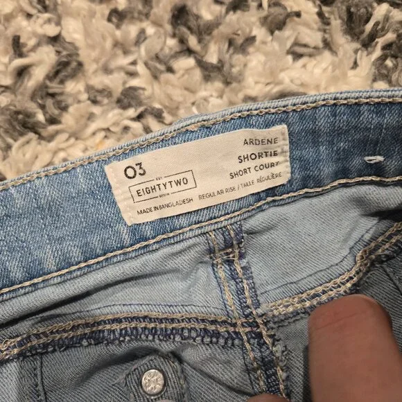 Ardene EightyTwo Shortie Denim Shorts | Size 3 | Light Wash - Picture 3 of 3